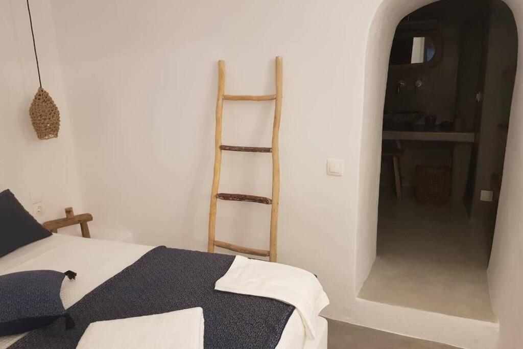 Santorini Folia Cave House With Jacuzzi Villa Pyrgos Kallistis Exterior photo