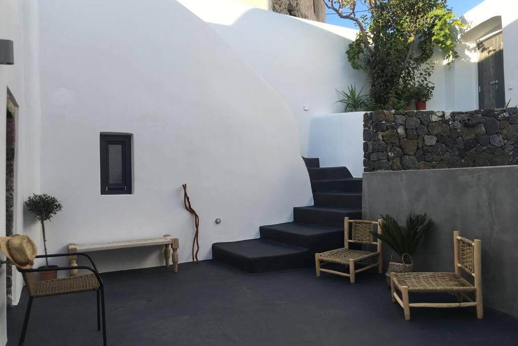 Santorini Folia Cave House With Jacuzzi Villa Pyrgos Kallistis Exterior photo
