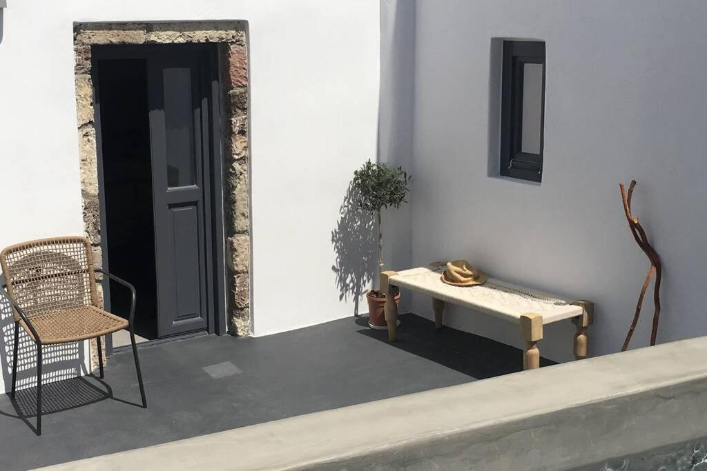 Santorini Folia Cave House With Jacuzzi Villa Pyrgos Kallistis Exterior photo