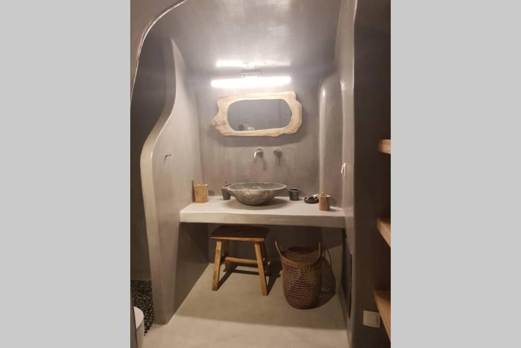 Santorini Folia Cave House With Jacuzzi Villa Pyrgos Kallistis Exterior photo