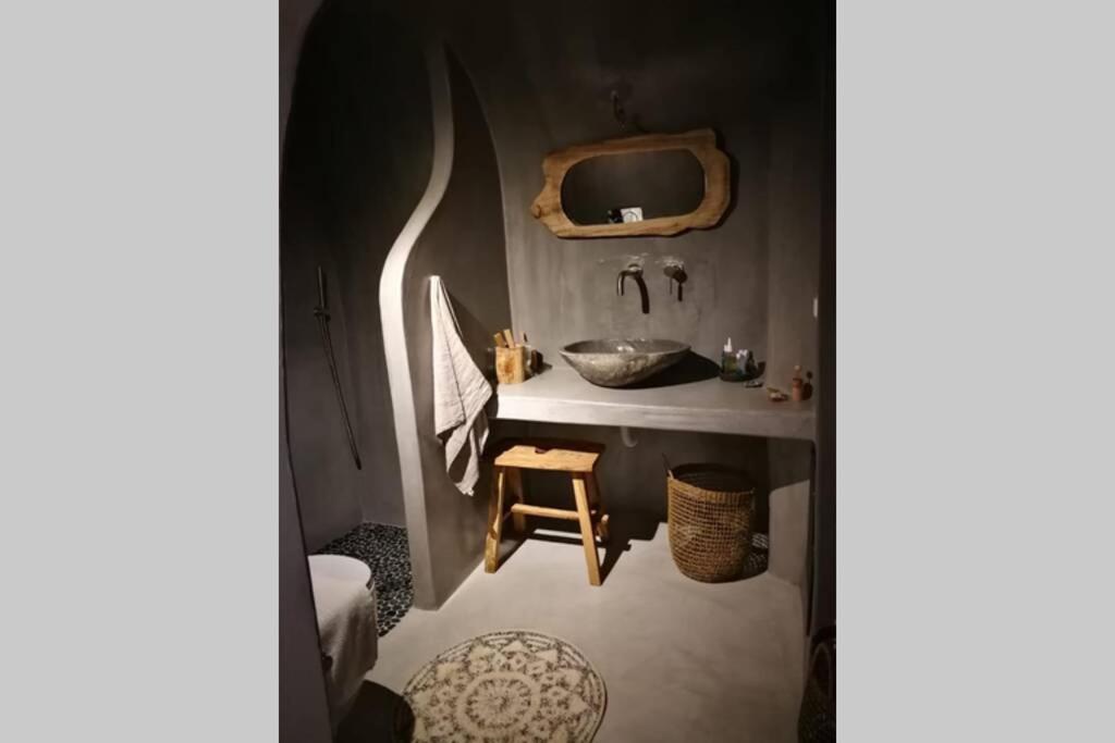 Santorini Folia Cave House With Jacuzzi Villa Pyrgos Kallistis Exterior photo